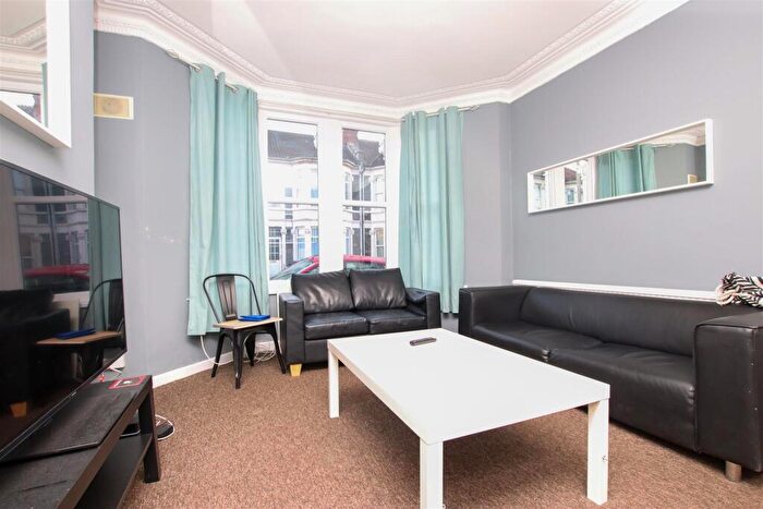 5 Bedroom House To Rent In Coronation Avenue, Bristol, BS16
