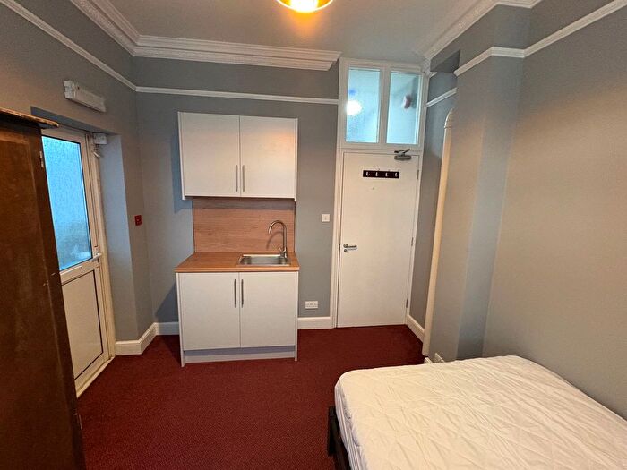 Studio To Rent In Bushey Grove Road, Bushey Watford, WD23