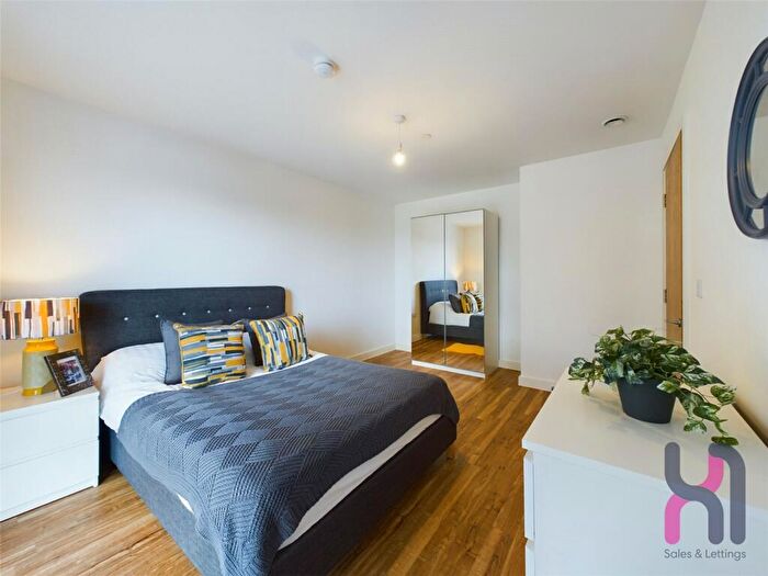 2 Bedroom Flat To Rent In Manchester Waters, Pomona Strand, Old Trafford, Manchester, M16