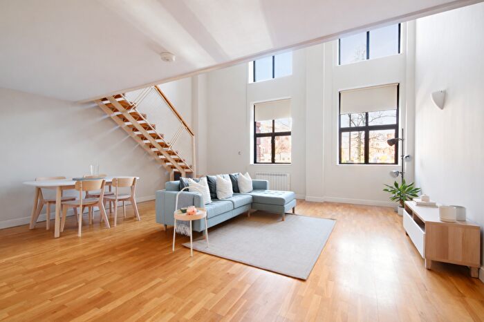 1 Bedroom Flat For Sale In The Beaux Arts Building, - Manor Gardens, London, N7