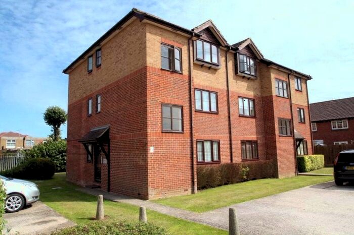 1 Bedroom Flat To Rent In Copper Hall Close, Rustington, Littlehampton, West Sussex, BN16
