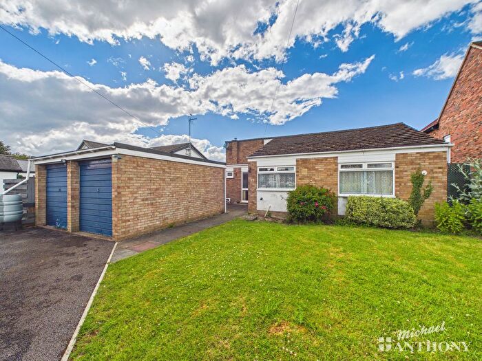 3 Bedroom Property For Sale In Horton Road, Slapton, LU7