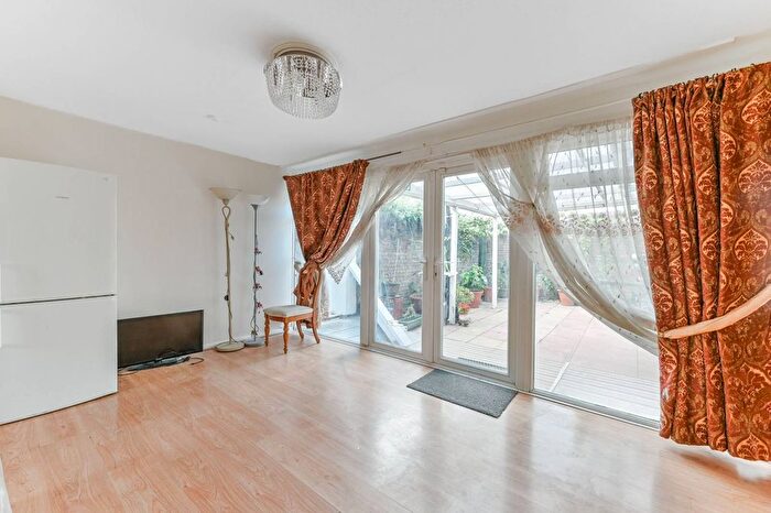 3 Bedroom Terraced House To Rent In Farnham Gardens, Raynes Park, London, SW20
