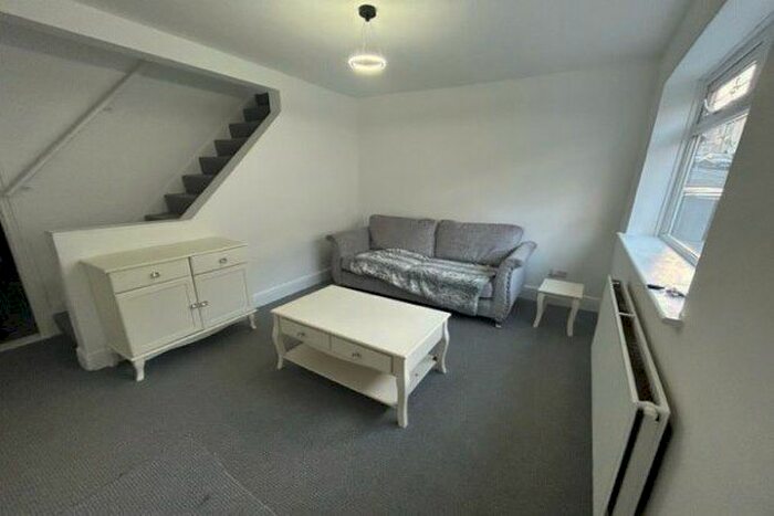 3 Bedroom Terraced House To Rent In Albany Road, Chatham, ME4