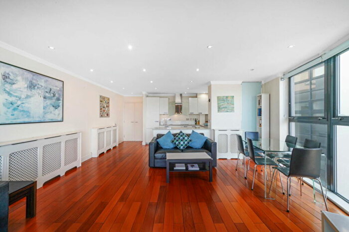 2 Bedroom Flat For Sale In Westferry Road, London, E14