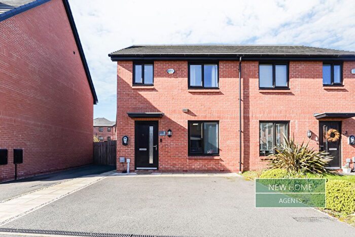 3 Bedroom Semi Detached House For Sale In Preserve Avenue, Droylsden, Manchester, M43