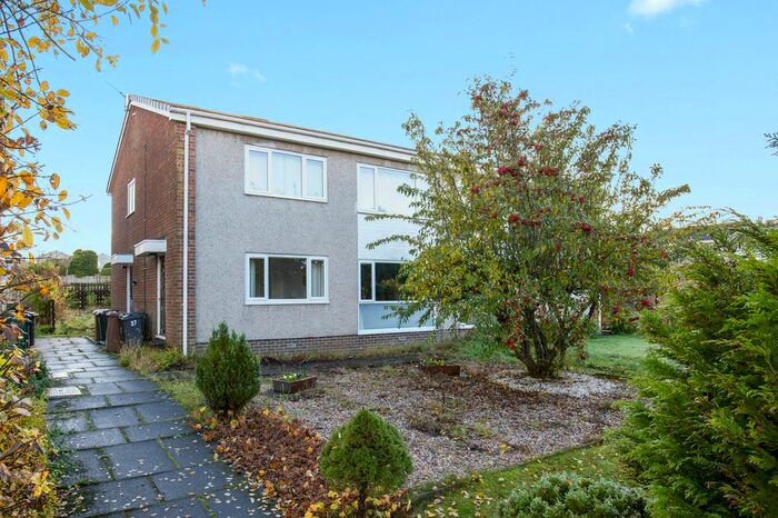 2 Bedroom Flat For Sale In Cairns Gardens, Balerno, Edinburgh, EH14