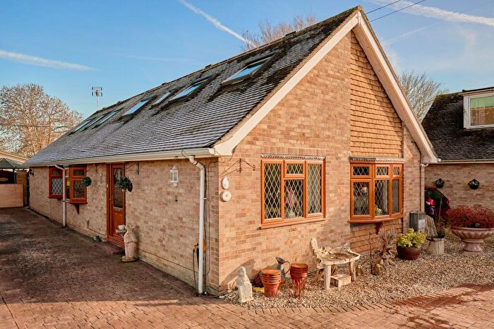 5 Bedroom Detached Bungalow For Sale In Beanhill Road, Ducklington, OX29