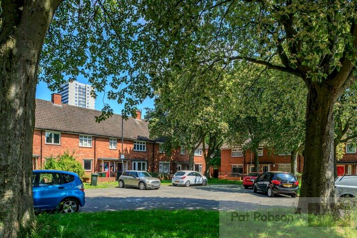 3 Bedroom Apartment To Rent In Beadnell Place, Shieldfield, Newcastle Upon Tyne, Tyne & Wear, NE2