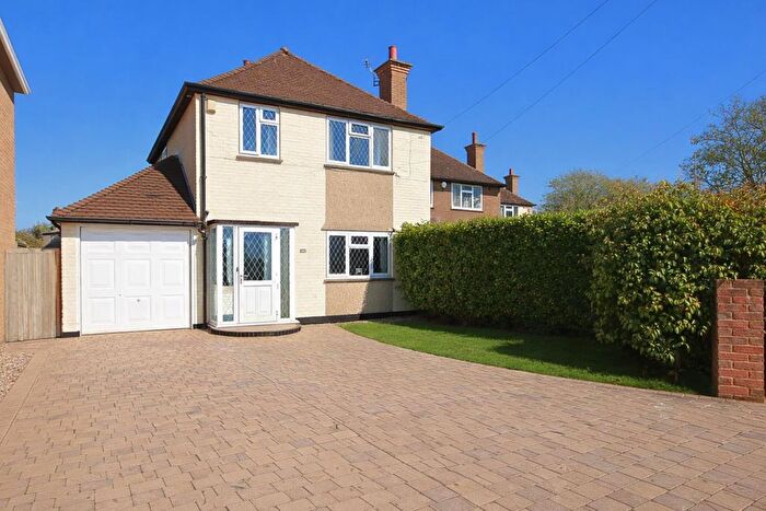 3 Bedroom Detached House For Sale In Ford Close, Ashford, TW15