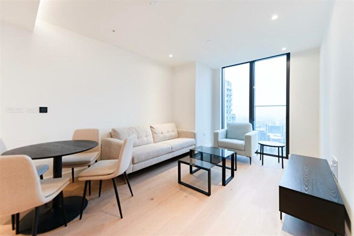 2 Bedroom Apartment To Rent In Marsh Wall, London, E14