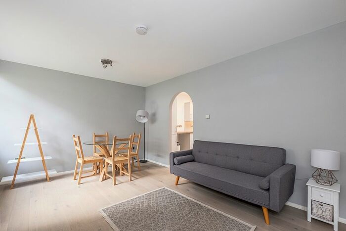 2 Bedroom Flat To Rent In Enford Street, London, W1H