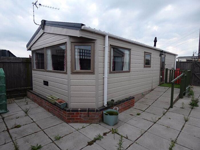 2 Bedroom Park Home For Sale In Tewkesbury Road, Norton, Gloucester, GL2
