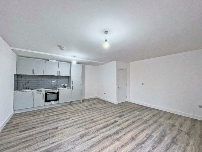 1 Bedroom Apartment To Rent In Stratfield House, Hook, RG27