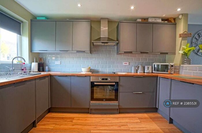 3 Bedroom Semi-Detached House To Rent In Gaunt Close, Bramley, Rotherham, S66