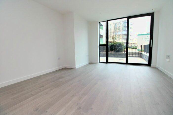 1 Bedroom Flat To Rent In Willowbrook House, Coster Avenue, London, N4