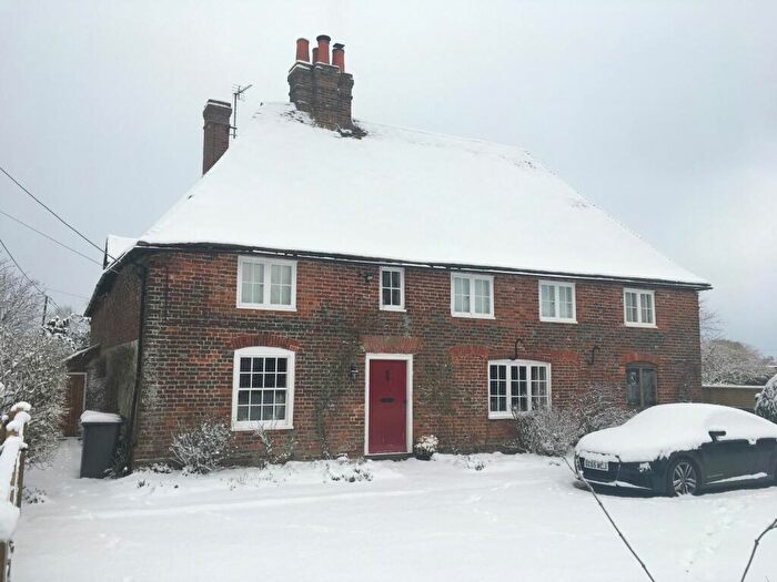 4 Bedroom Farm House For Sale In Manns Hill, Bossingham, CT4