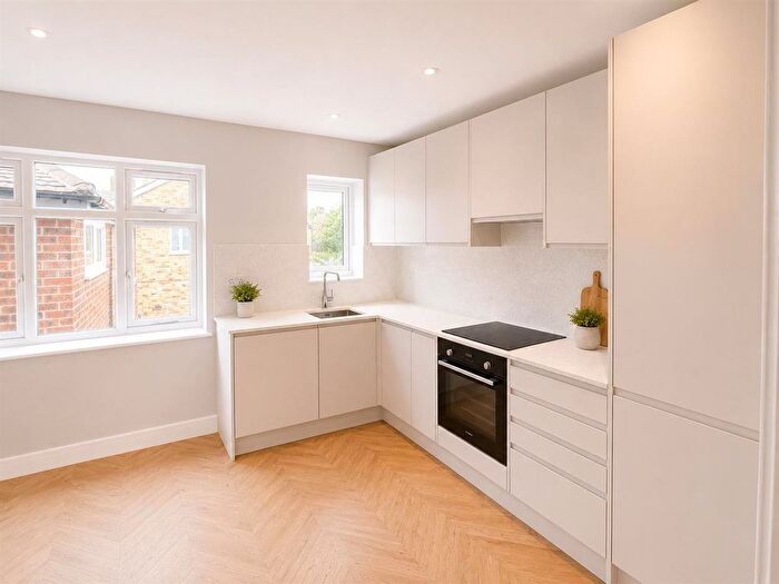 3 Bedroom Flat To Rent In Footscray Road, London, SE9