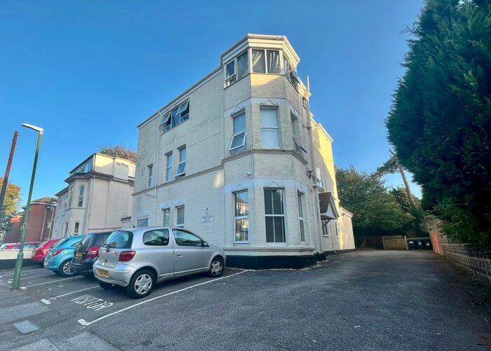 3 Bedroom Flat To Rent In Argyll Road, Boscombe, Bournemouth, BH5