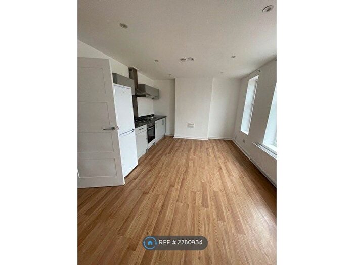 1 Bedroom Flat To Rent In Upper Elmers End Road, Beckenham, BR3