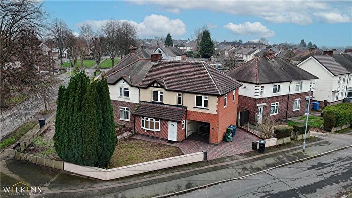 4 Bedroom Semi-Detached House For Sale In Marshall Street, Tamworth, Staffordshire, B77