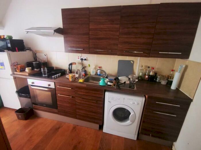 1 Bedroom Flat To Rent In Richmond Road, Cathays, CF24