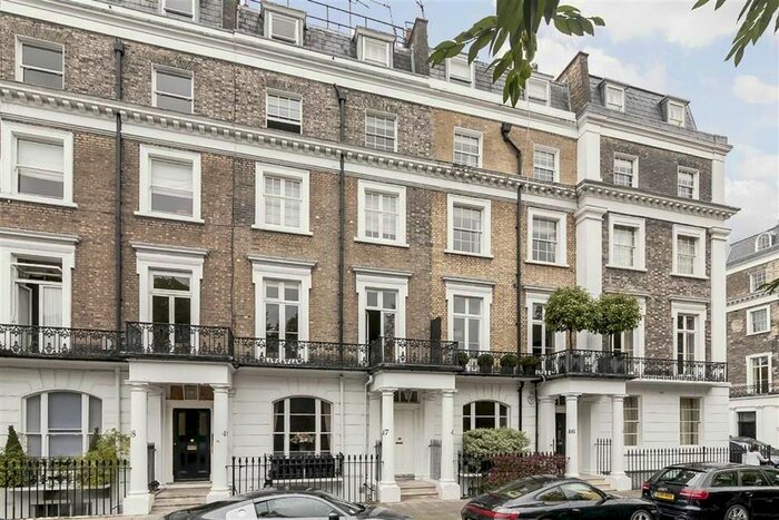 2 Bedroom Flat To Rent In Thurloe Square, London, SW7
