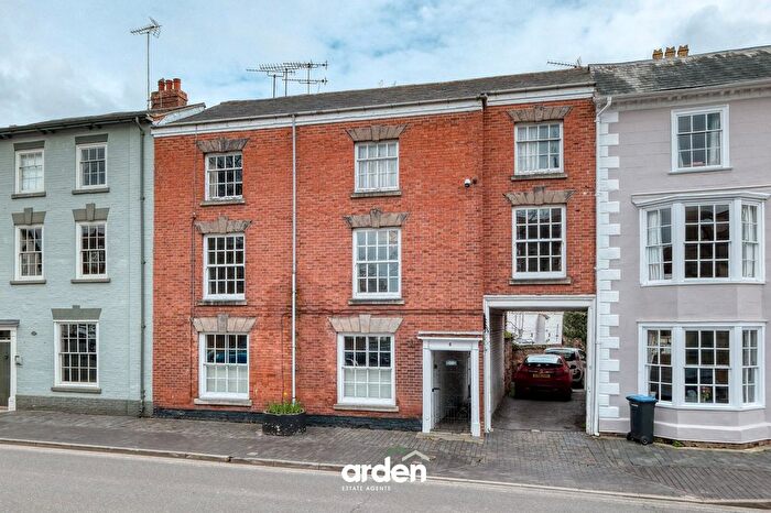 2 Bedroom Flat For Sale In Church Street, Alcester, B49