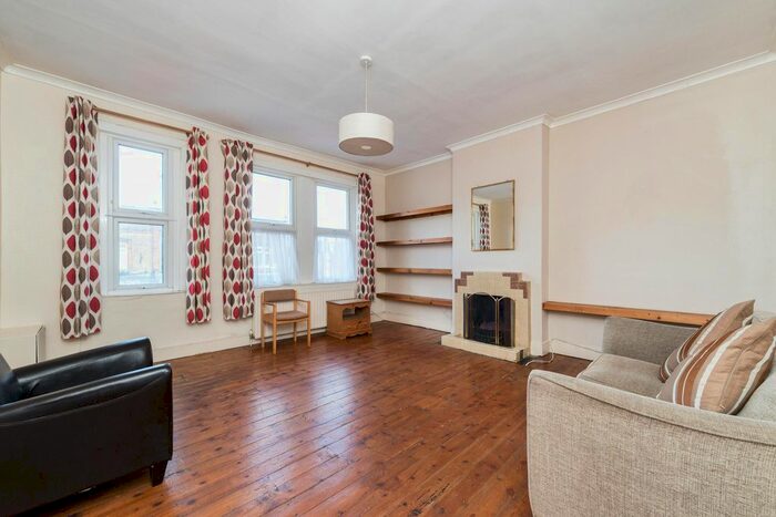 1 Bedroom Flat To Rent In Staplehurst Road, Hither Green, Lewisham, London SE13