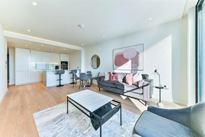 1 Bedroom Apartment To Rent In Hampton Tower, Marsh Wall, London, E14