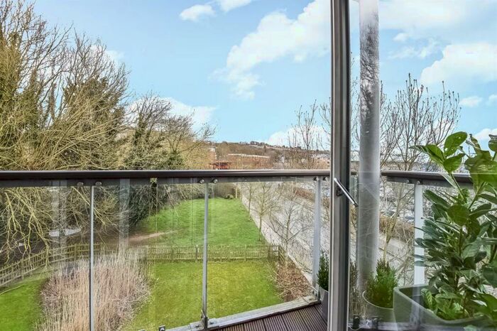 2 Bedroom Apartment To Rent In Ryemead Way, High Wycombe, HP11