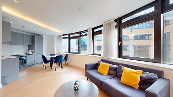 1 Bedroom Flat To Rent In New Horizons Court, Brentford, TW8