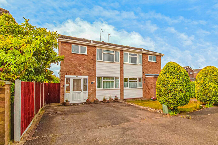3 Bedroom Semi-Detached House For Sale In Caversham Park Avenue, Rayleigh, SS6