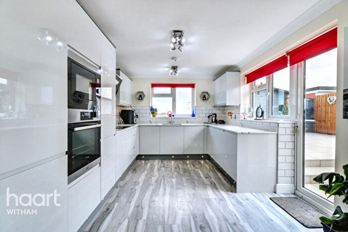 3 Bedroom Chalet For Sale In Mundon Road, Mundon, Maldon, CM9