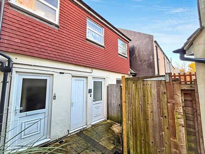 3 Bedroom Maisonette For Sale In Alfred Road, Hastings, TN35