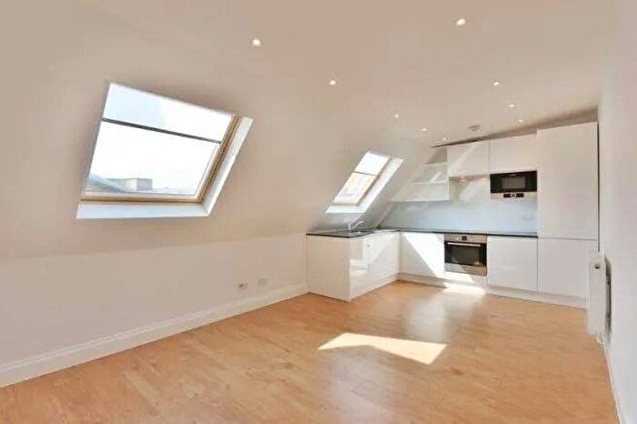 2 Bedroom Flat To Rent In Chippenham Road, London, W9