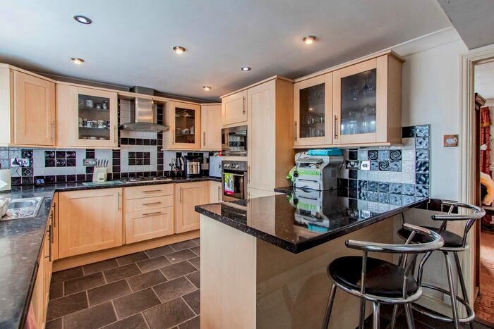 2 Bedroom End Of Terrace House For Sale In Montgomery Avenue, Lowestoft, NR32