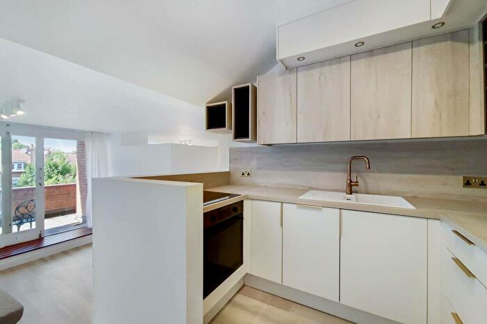 1 Bedroom Flat To Rent In Crescent Road, Crouch End, London, N8