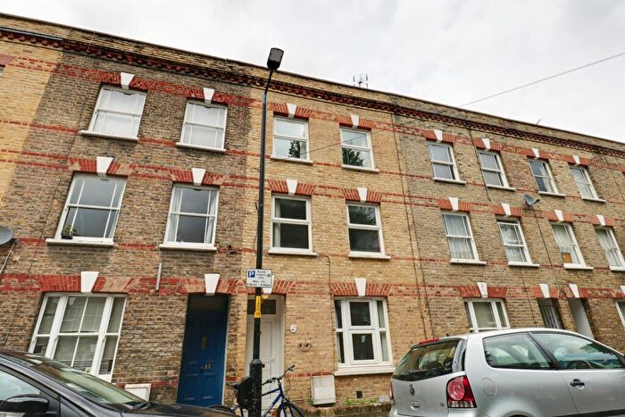4 Bedroom Town House For Sale In Henshaw Street, London, Greater London, SE17