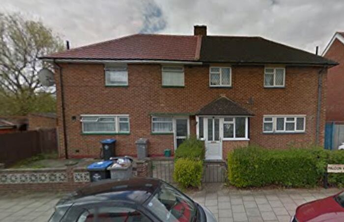 3 Bedroom Semi Detached House To Rent In Falcon Way, Harrow, HA3