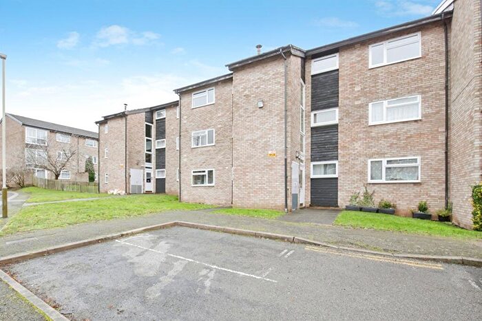 2 Bedroom Flat For Sale In Hotoft Road, Leicester, LE5
