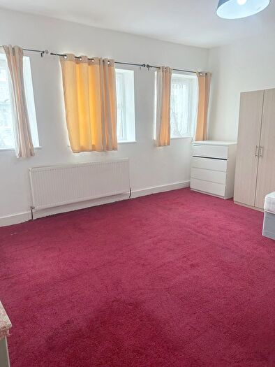 Studio To Rent In Allen Road, London, N16