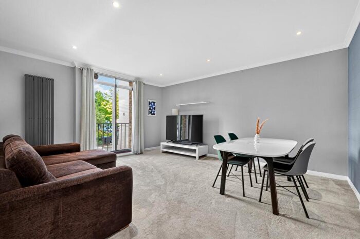 2 Bedroom Flat For Sale In Lavington, Greville Place, NW6