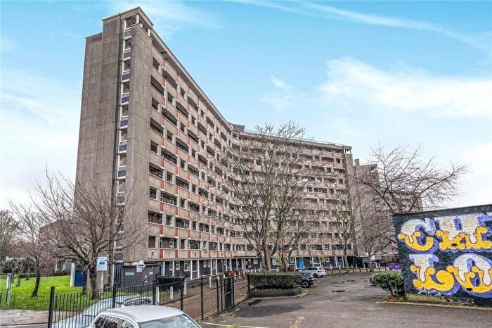 1 Bedroom Apartment For Sale In Ravenscroft Street, London, E2