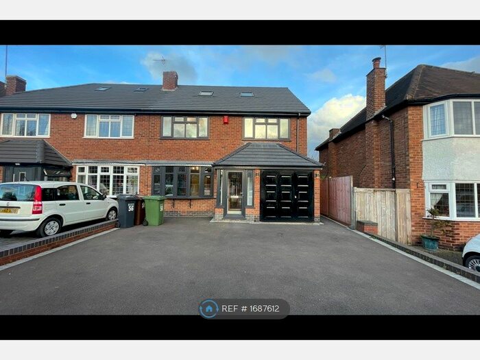 4 Bedroom Semi-Detached House To Rent In Danford Lane, Solihull, B91