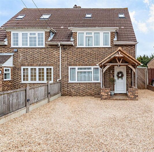 4 Bedroom Semi Detached House For Sale In Hartley, Longfield, DA3