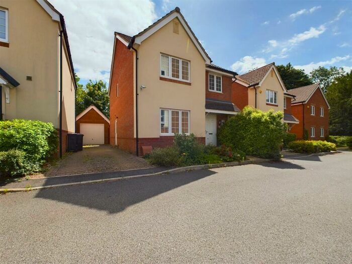 5 Bedroom House To Rent In Whitley Rise, Reading, RG2