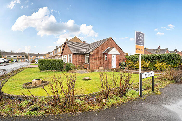 3 Bedroom Detached Bungalow For Sale In Dart Avenue, Haydon Wick, Swindon, SN25