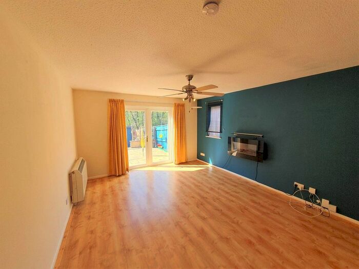 2 Bedroom End Of Terrace House To Rent In Meadowbrook Close, Exeter, EX4