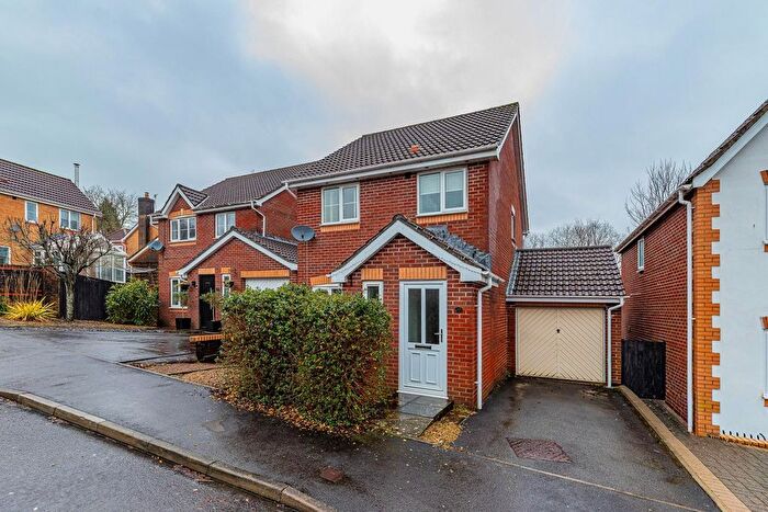 3 Bedroom Detached House To Rent In Camnant, Ystrad Mynach, CF82